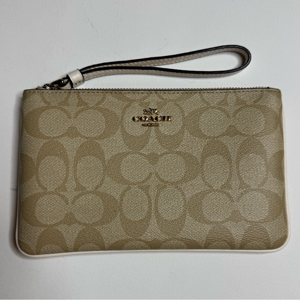Coach wristlet cream & tan